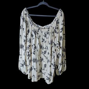 NWT Torrid Black and Cream Floral Blouse